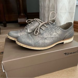 Ladies silver Brogue-style shoes